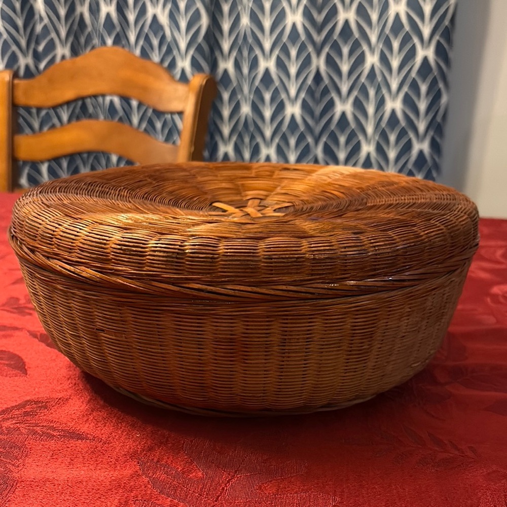 VTG Natural Woven Rattan Round Sewing Storage Basket With Lid.12". Boho